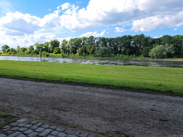 Auf dem Elberadweg